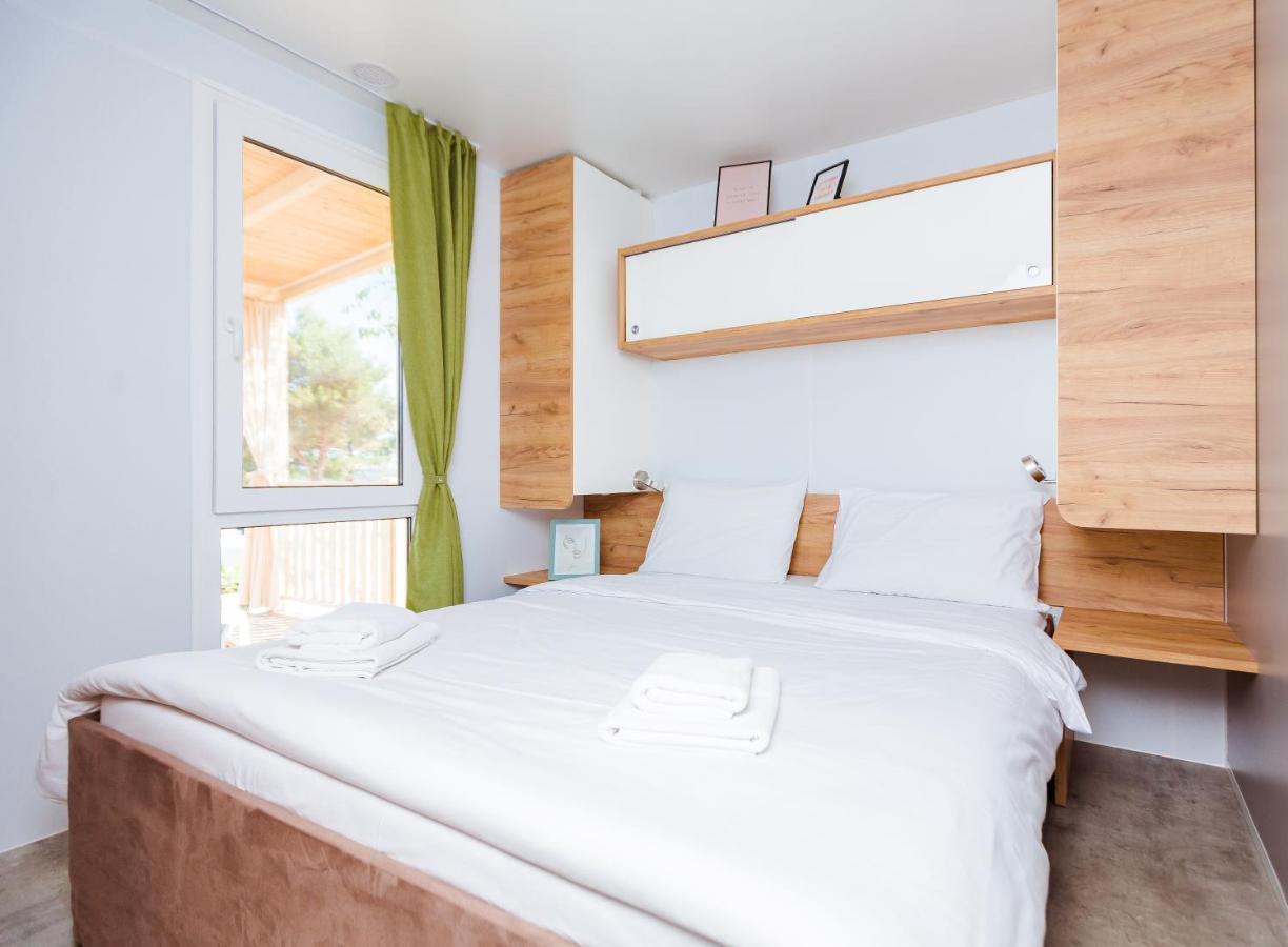 Premium Mobile Homes Istria - Camping Lanterna Porec - Luxury Mobilhome Eksteriør billede